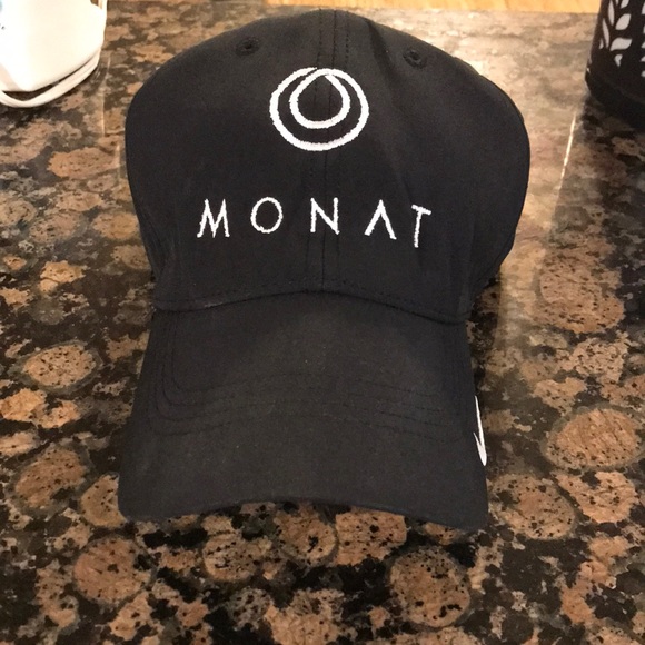 monat nike hat